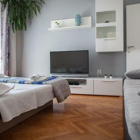 Apartments Klara Makarska Esterno foto