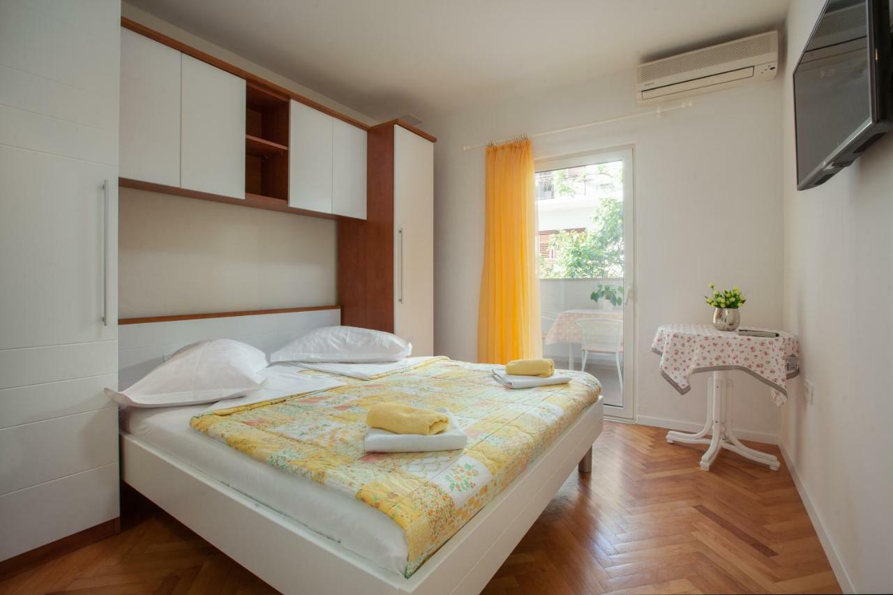 Apartments Klara Makarska Esterno foto