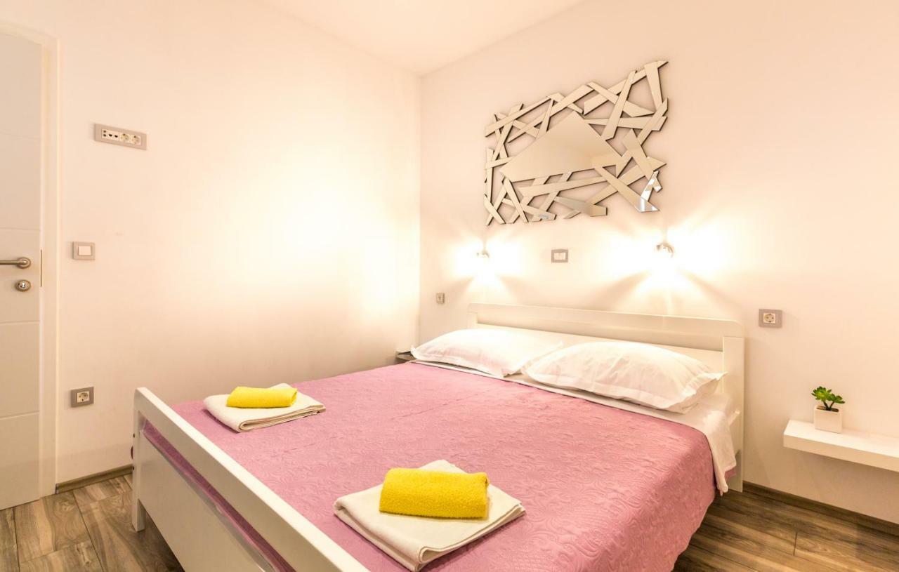 Apartments Klara Makarska Esterno foto